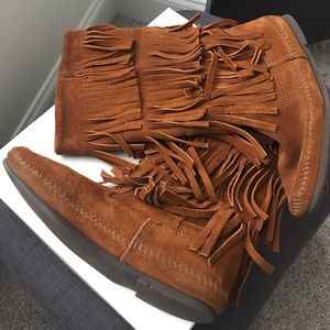 Minnetonka fringe boots